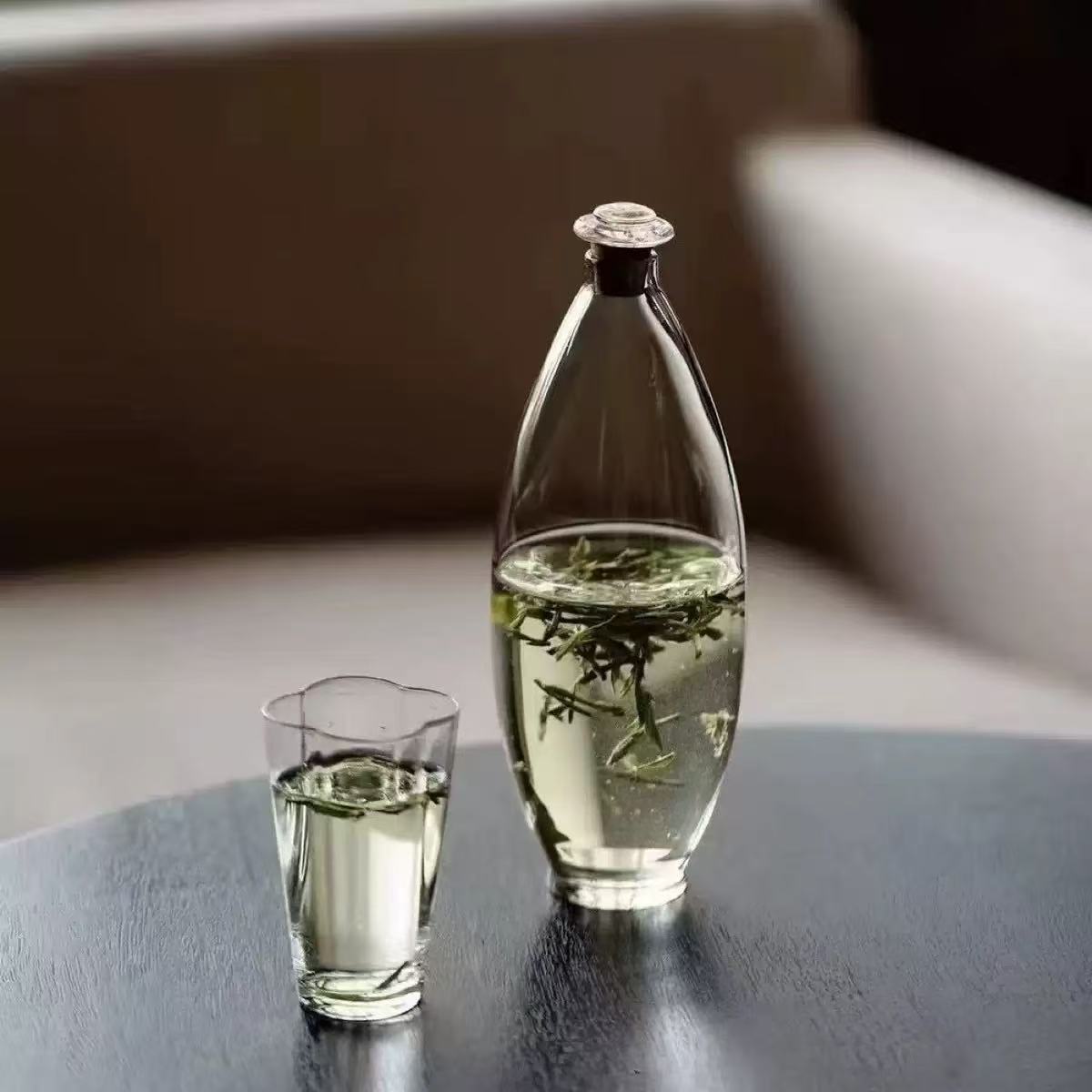 New Chinese-style cold-extracted glass bottle
