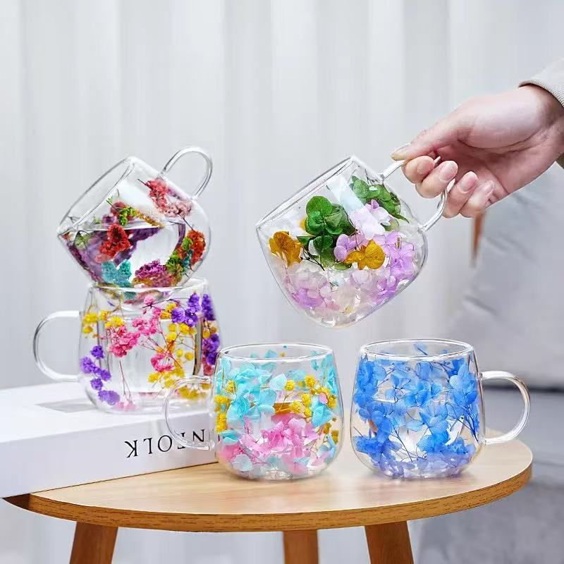 Double-layer glass of dried flowers