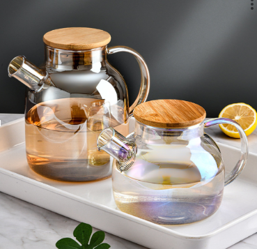 Bamboo lid colour-plated kettle