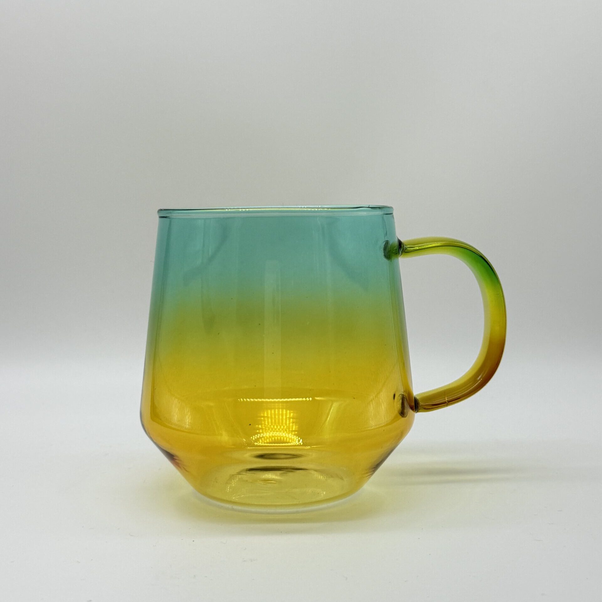 Gradient colour high borosilicate glass